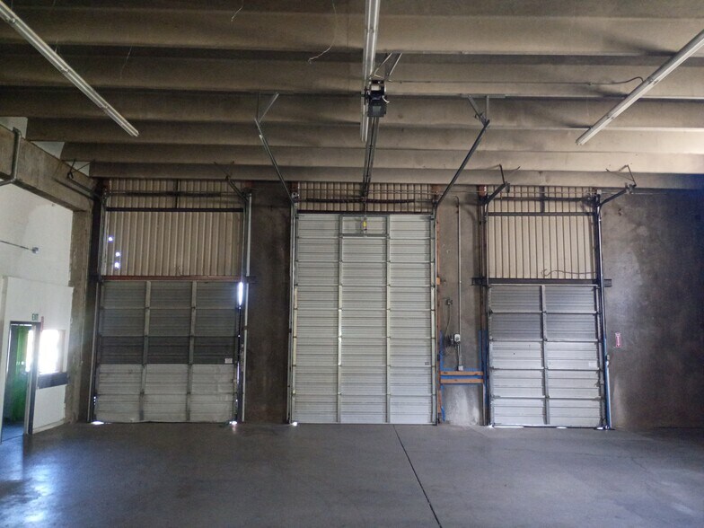More Photos Of 5740 Logan St, Denver Warehouse For Lease