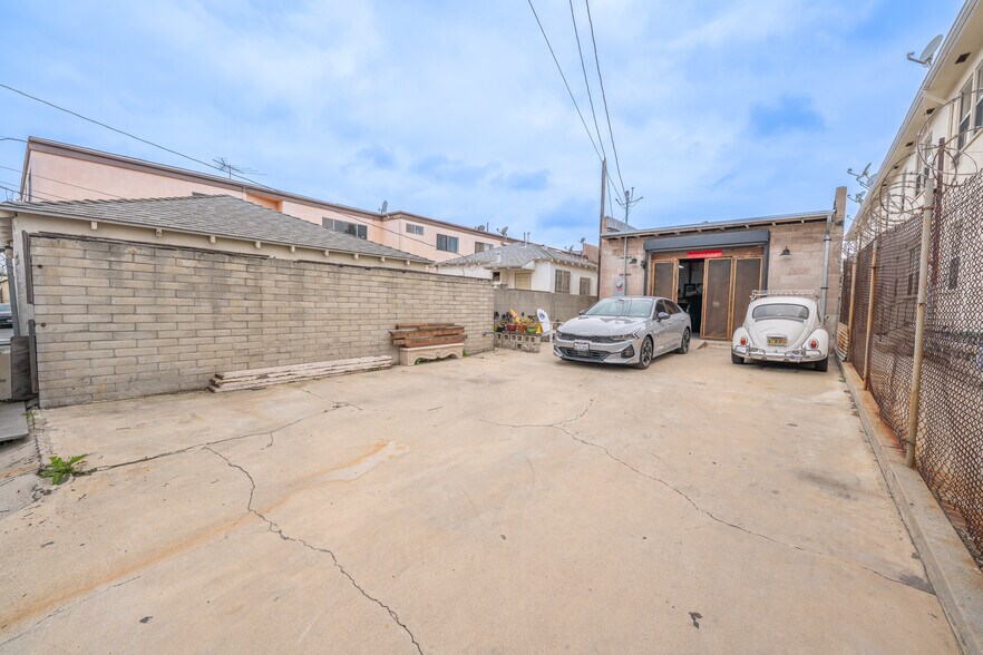 More Photos Of 5956 West Blvd, Los Angeles Storefront Retail Office For Sale