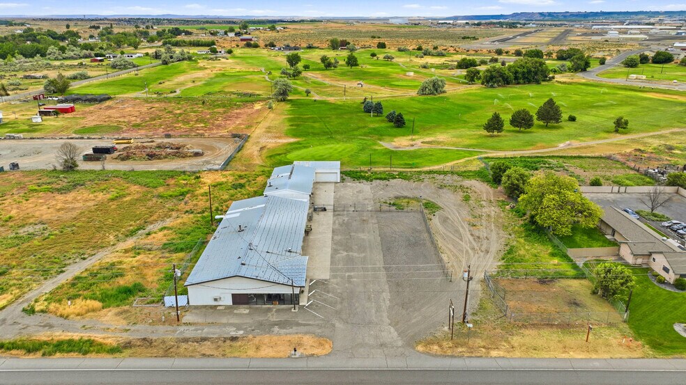 More Photos Of 2676 Van Giesen St, Richland Industrial For Sale