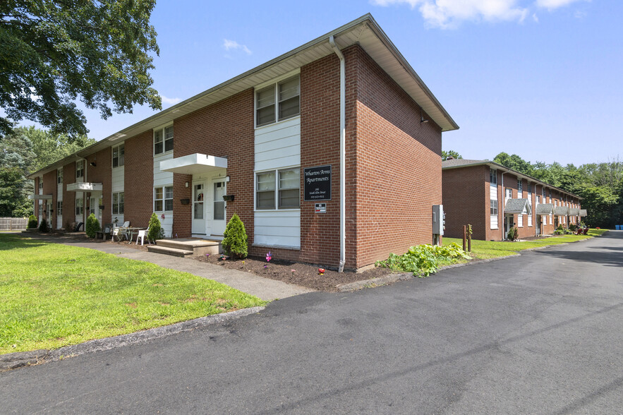 Primary Photo Of 286 S Elm St, Wallingford Apartments For Sale