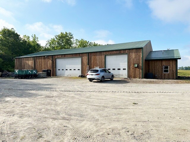 Primary Photo Of 6118 N County Road 800 E, Twelve Mile Flex For Sale