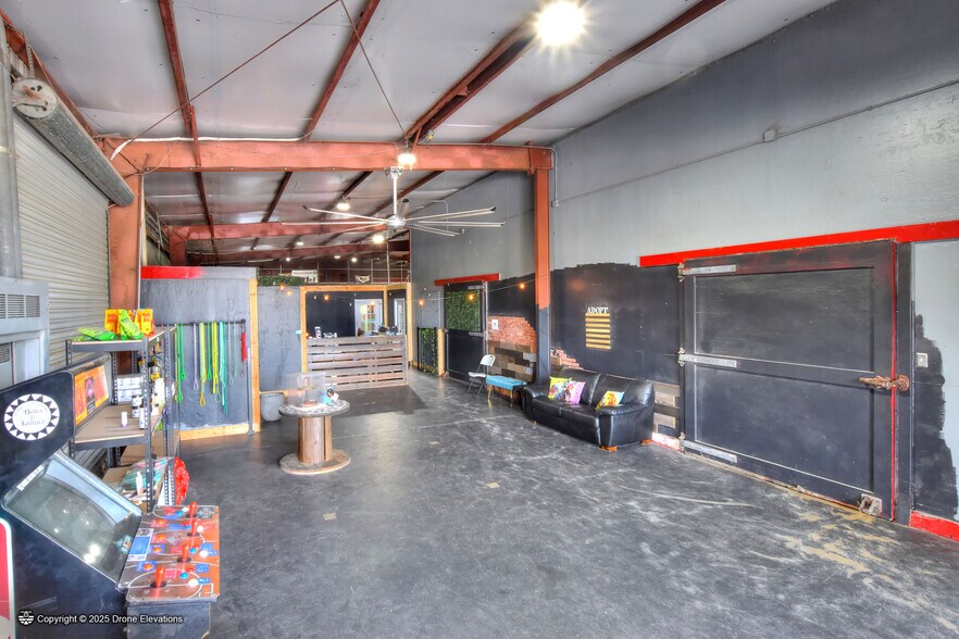 More Photos Of 3701 E Trapnell Rd, Plant City Distribution For Sale