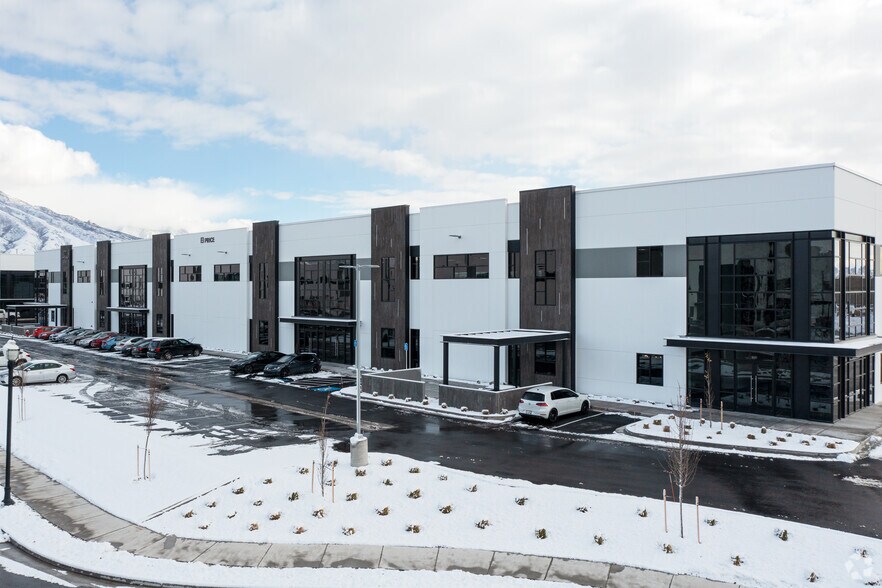 More Photos Of 357 W Life Science Way, Draper Warehouse For Lease