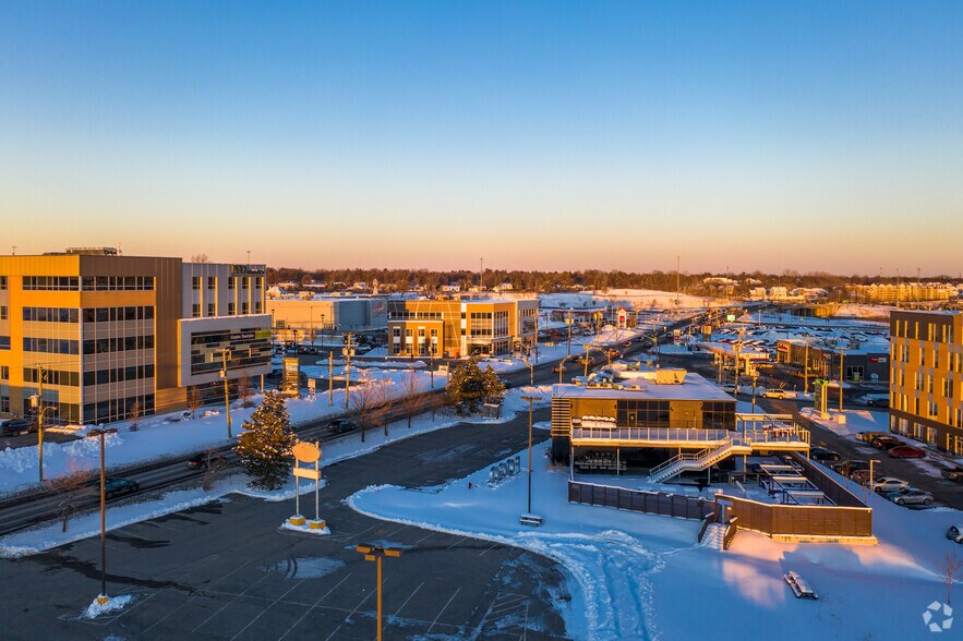 More Photos Of 20865 Ch De La Côte N, Blainville Office For Lease