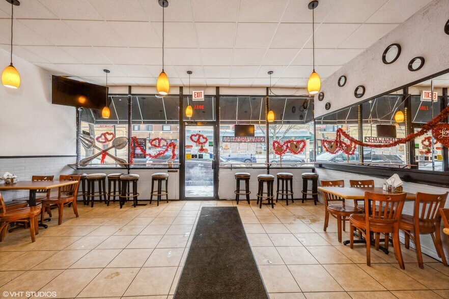 More Photos Of 1956 W Armitage Ave, Chicago Storefront Retail Residential For Sale