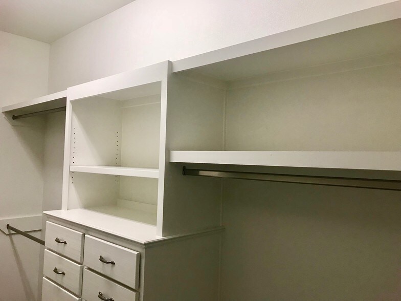 More Photos Of 2980 Elkton Trl, Tyler Apartments For Sale