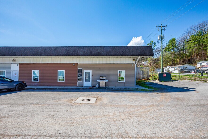 More Photos Of 396 Blue Prince Rd, Bluefield Apartments For Sale