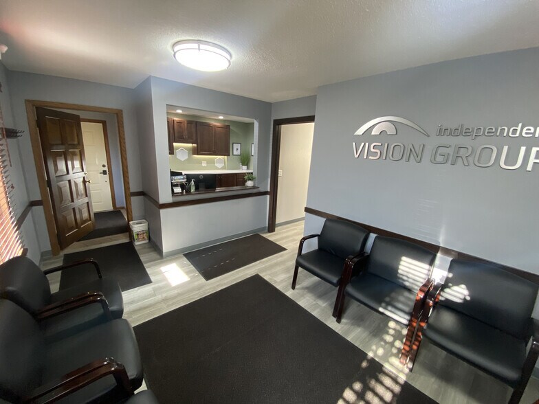 More Photos Of 1608 Ohm Ave, Eau Claire Office For Lease