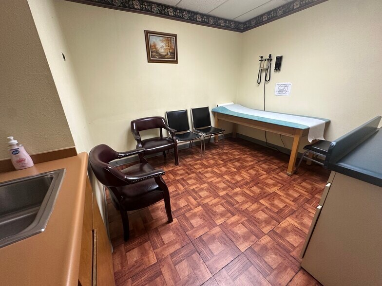 More Photos Of 750 E Latham Ave, Hemet Medical For Sale