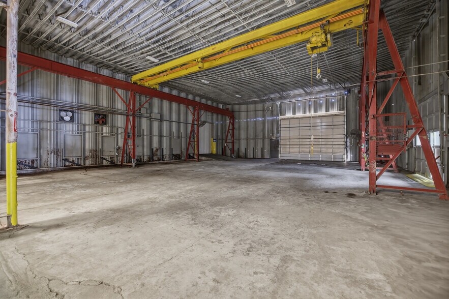 More Photos Of 1023 N Victor Ave, Tulsa Manufacturing For Lease