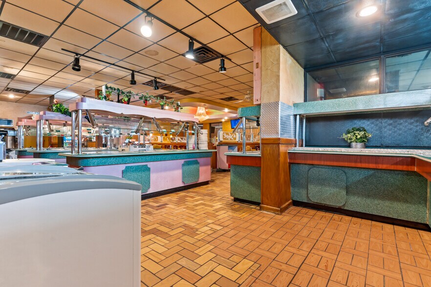 More Photos Of 509 US Highway 271 N, Gilmer Flex For Sale