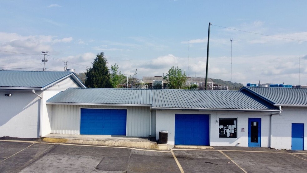 More Photos Of 2833 Western Ave, Knoxville Freestanding For Sale