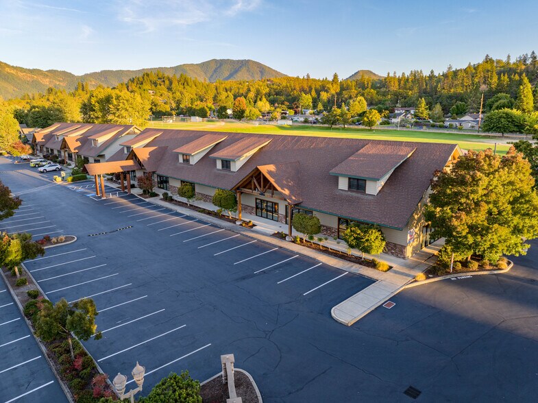 More Photos Of 1879 Williams Hwy, Grants Pass Medical For Sale