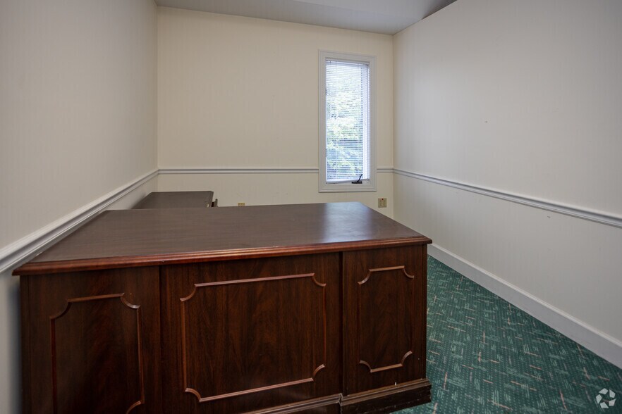 More Photos Of 236 Miller Ave, Crossville Medical For Sale