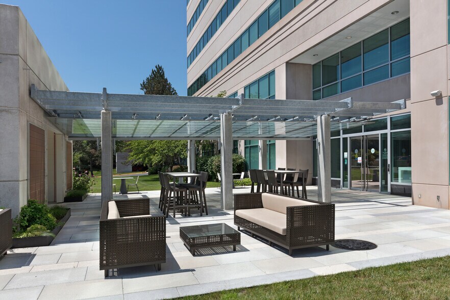 More Photos Of 12601 Fair Lakes Cir, Fairfax Office For Lease