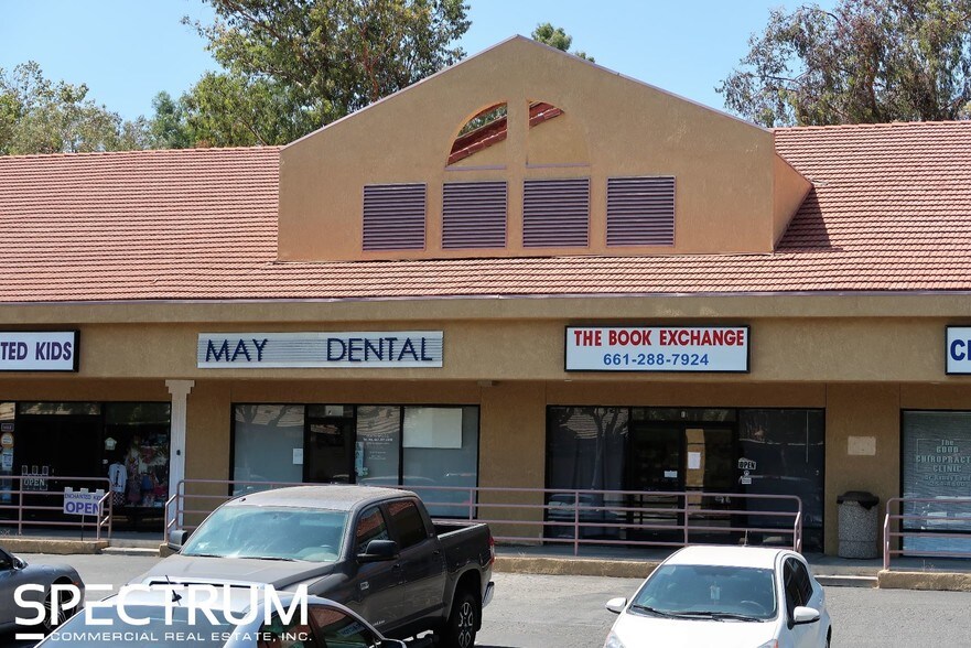 More Photos Of 25850 Tournament Rd, Valencia Unknown For Lease