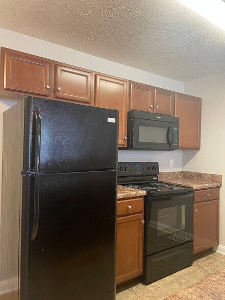More Photos Of 415 Upper Stone Ave, Bowling Green Apartments For Sale