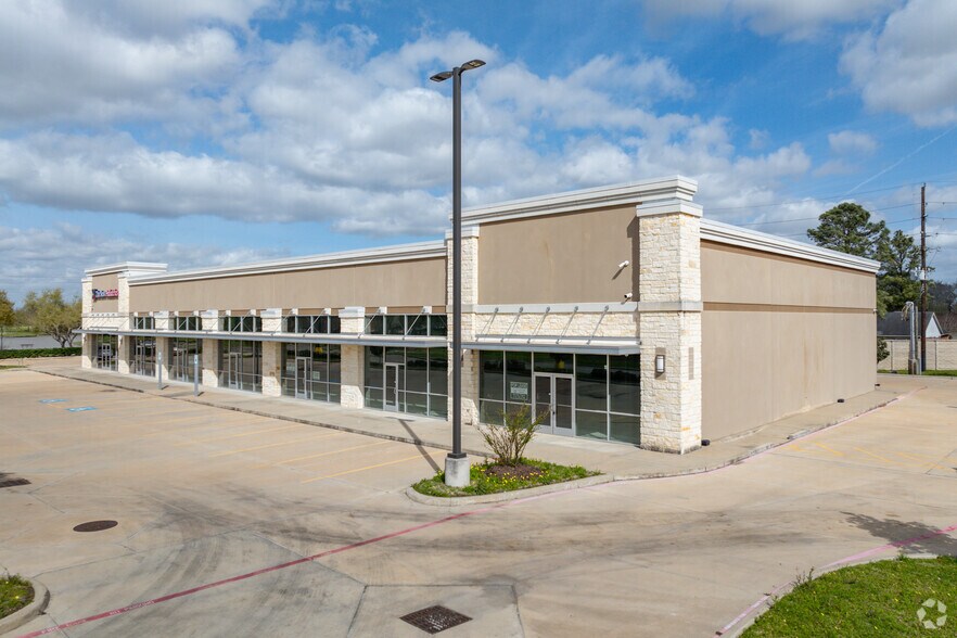 More Photos Of 2220 Eldridge Rd, Sugar Land General Retail For Lease