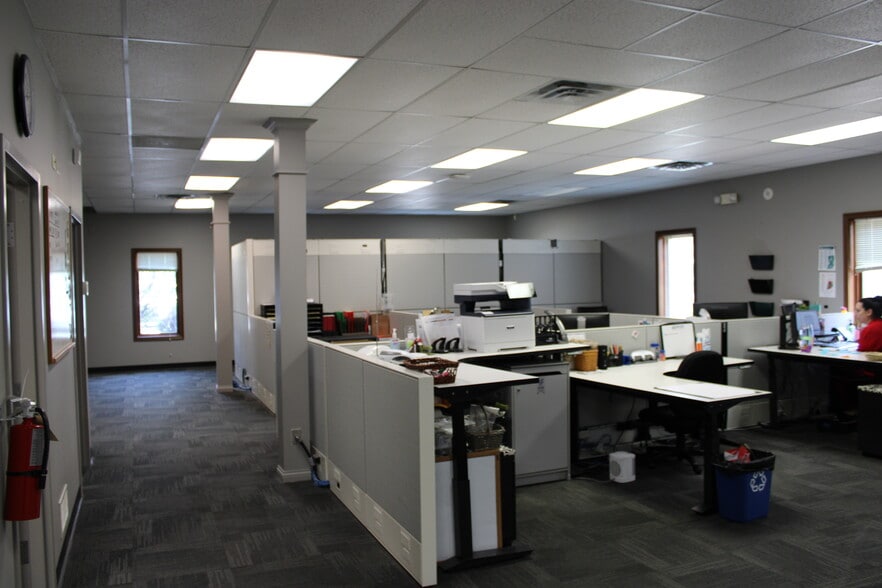 More Photos Of 373 Meridian Parke Ln, Greenwood Medical For Sale