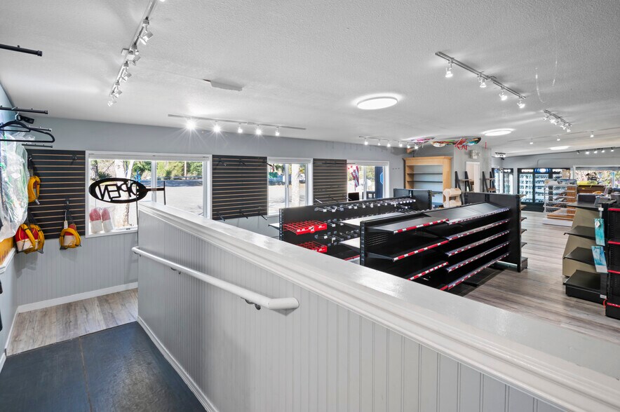 More Photos Of 2810 E Spencer Lake Rd, Shelton General Retail For Sale