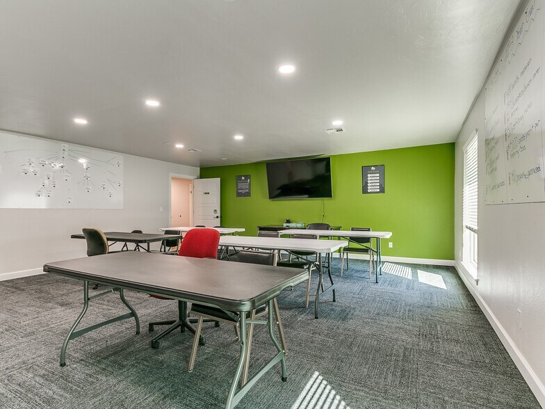 More Photos Of 2520 NW 39th St, Oklahoma City Coworking Space