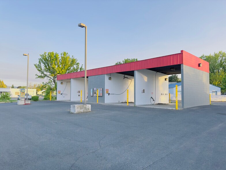 More Photos Of 1027 Linden Ave, Lewiston Carwash For Sale