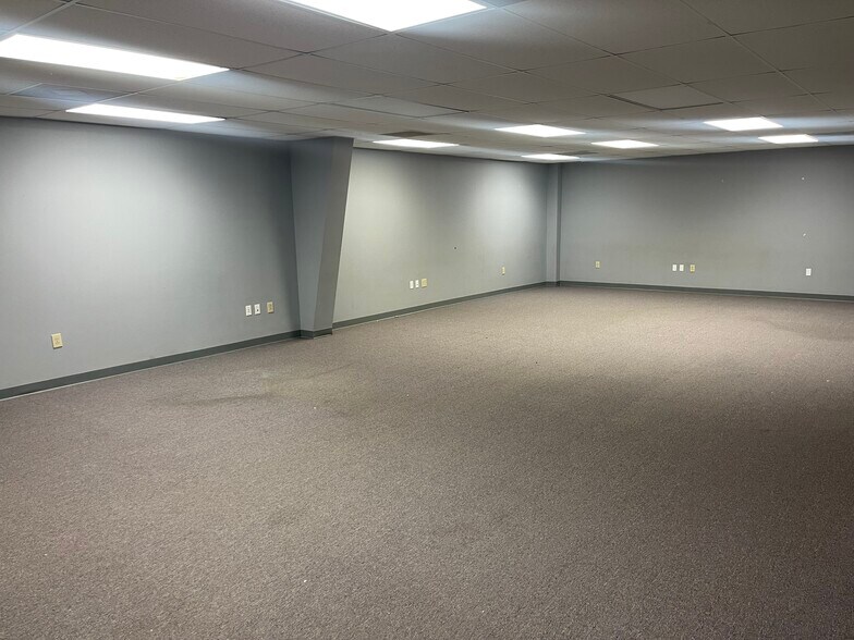 More Photos Of 645 Cox Rd, Gastonia Office For Lease
