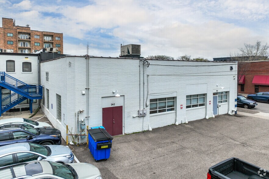 More Photos Of 740 Grand Ave, Saint Paul Storefront Retail Office For Sale