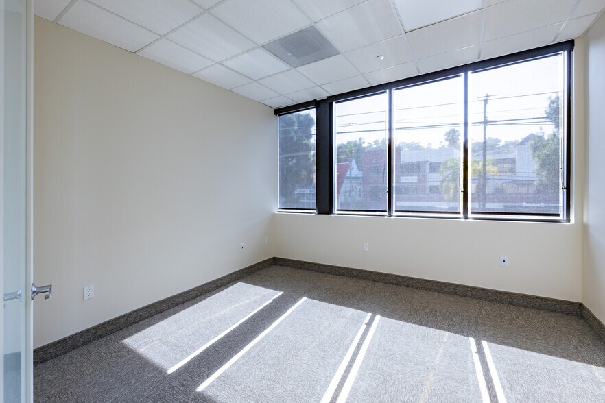 More Photos Of 24444 Hawthorne Blvd, Torrance Office For Sale