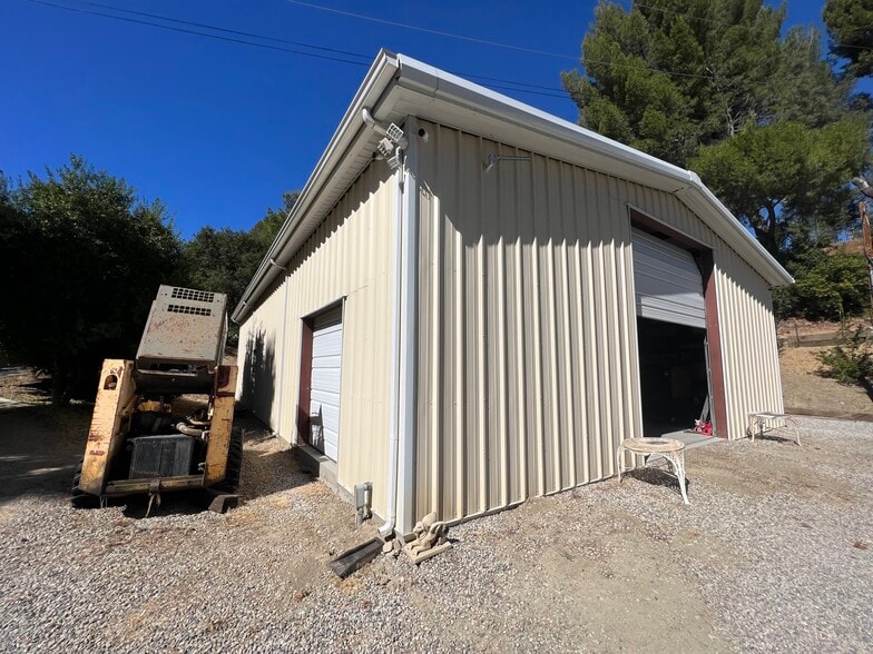 More Photos Of 16721 Placerita Canyon Rd, Santa Clarita Office For Lease