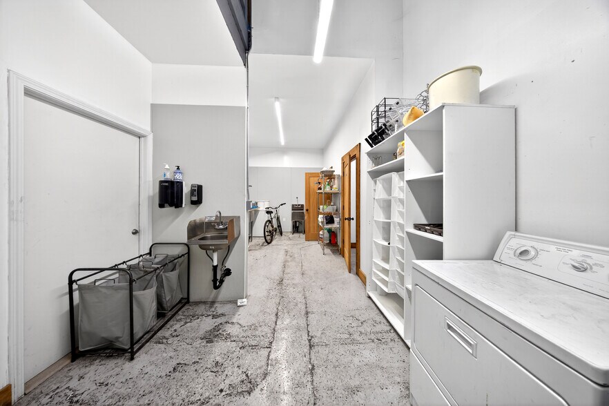 More Photos Of 5221 Pacific Blvd, Huntington Park Warehouse For Lease