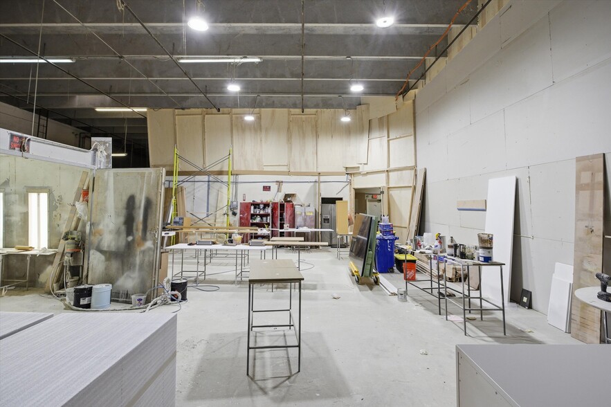 More Photos Of 10880 NW 30th St, Doral Warehouse For Lease