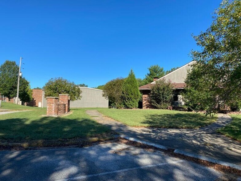 Primary Photo Of 345 Job Corps Rd, Golconda Schools For Sale
