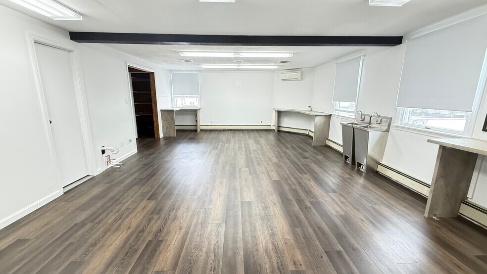 More Photos Of 74 Merrick Rd, Amityville Storefront Retail Office For Sale