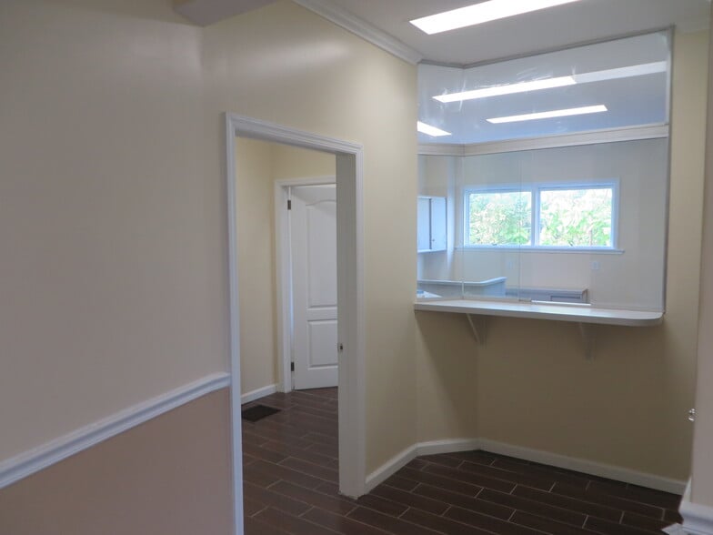 More Photos Of 286 E Main St, Somerville Medical For Lease