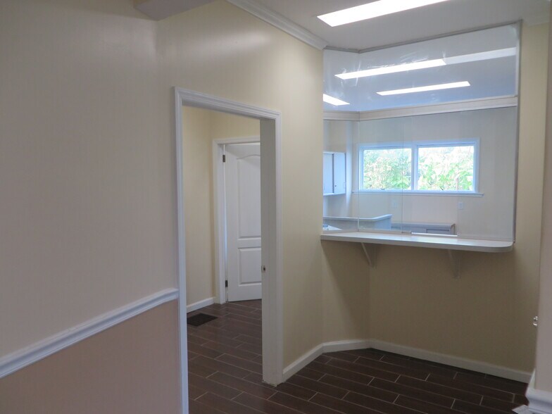 More Photos Of 286 E Main St, Somerville Medical For Lease