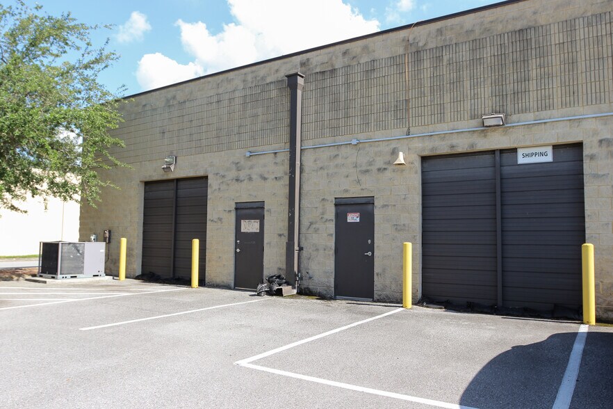 More Photos Of 6925 112th Cir N, Largo Office Residential For Lease