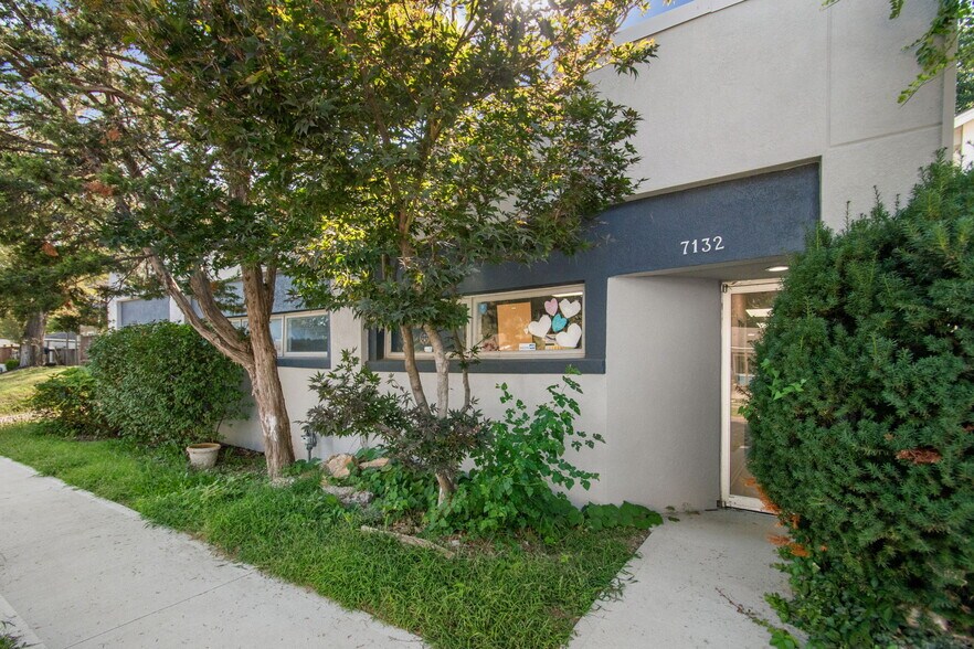 More Photos Of 7132 Main St, Kansas City Office Residential For Sale