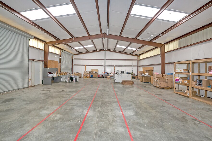 More Photos Of 361 Holcombe Rd, Bremen Warehouse For Lease
