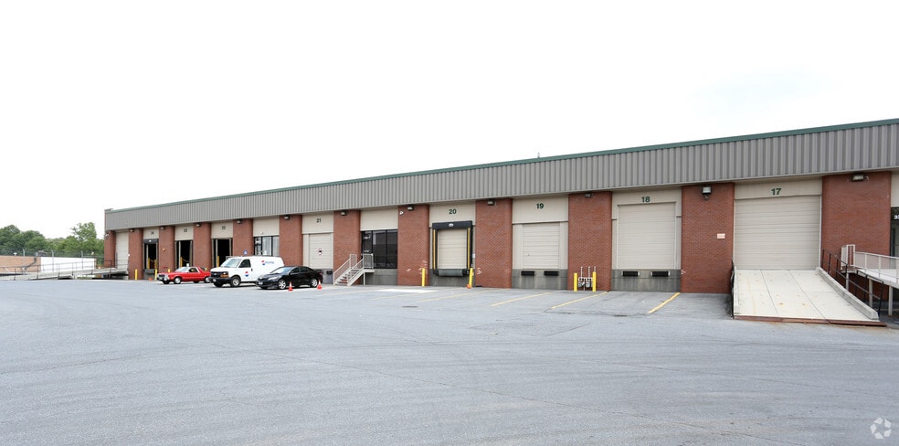 More Photos Of 3361 75th Ave, Landover Warehouse For Lease