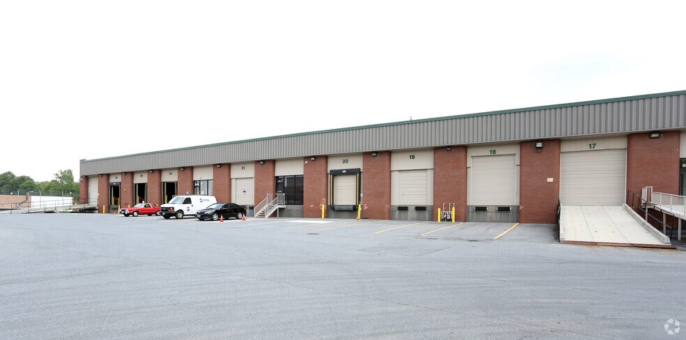 More Photos Of 3361 75th Ave, Landover Warehouse For Lease