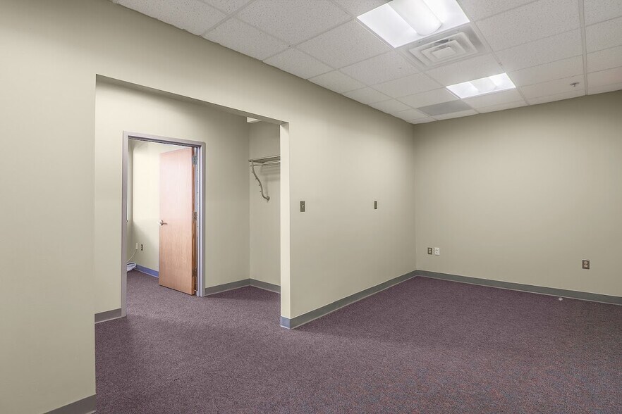 More Photos Of 2009 Summer St, Stamford Office For Lease