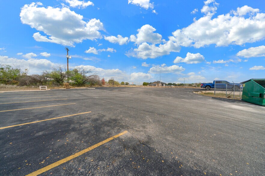 More Photos Of 1300 Universal City Blvd, Universal City Warehouse For Sale