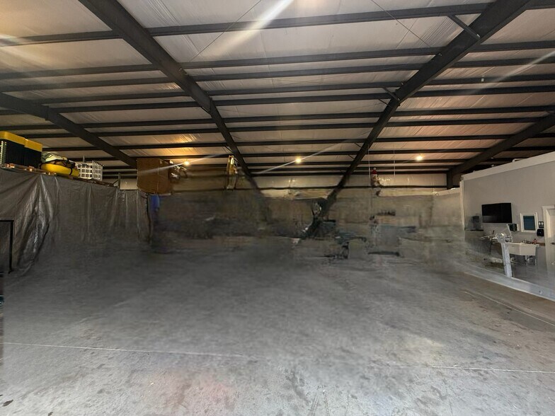 More Photos Of 6860 28th St Cir, Sarasota Warehouse For Sale
