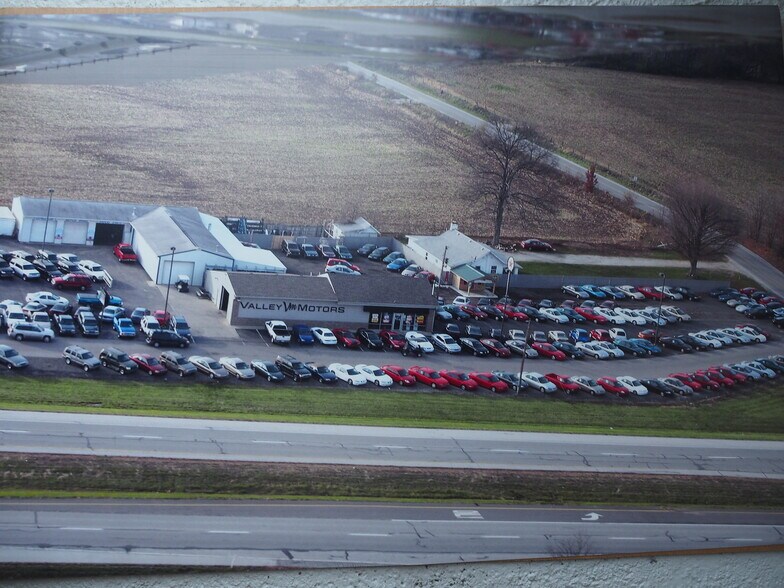 More Photos Of 9430 N Karen Dr, Mooresville Light Distribution For Lease