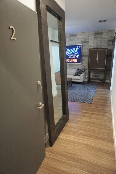 More Photos Of 449-451 N Canon Dr, Beverly Hills Unknown For Lease