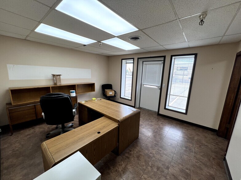 More Photos Of 1994 Highland Ave E, Twin Falls Warehouse For Lease