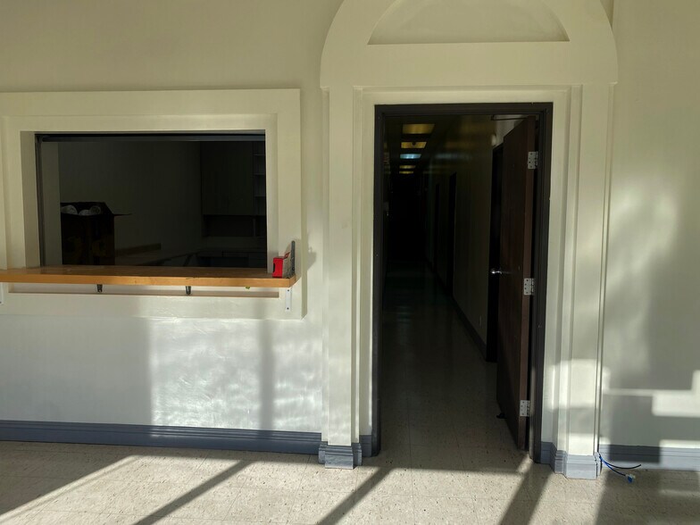 More Photos Of 6007 Whittier Blvd, Los Angeles Storefront For Lease