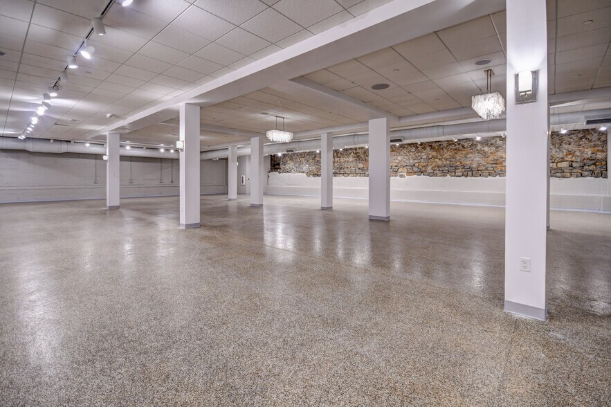 More Photos Of 121 E Front St, Traverse City Medical For Sale