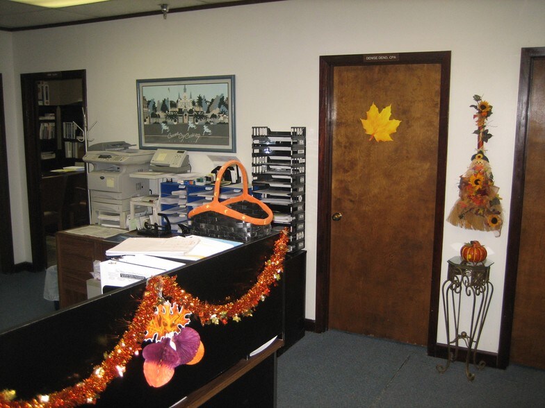 More Photos Of 2901 N Causeway Blvd, Metairie Office Residential For Sale